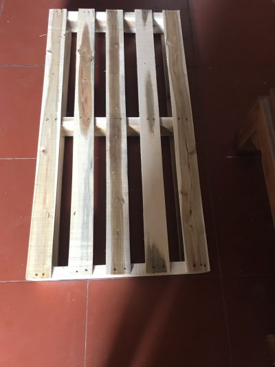 Pallet gỗ 2 hướng nâng